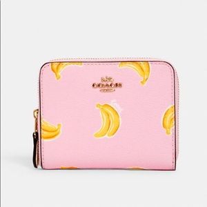 COACH BANANA WALLET
